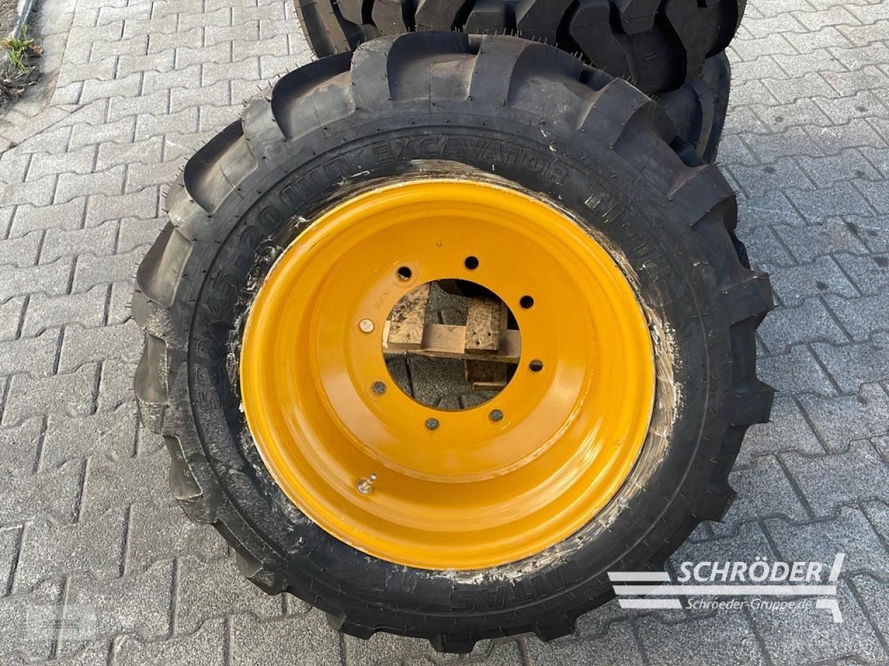 Zwillingsrad des Typs Sonstige 4X MITAS 500/45-20 | CAT 906 / 907 / 908, Gebrauchtmaschine in Westerstede (Bild 2)